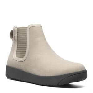Bogs Kicker Chelsea Leather Booties